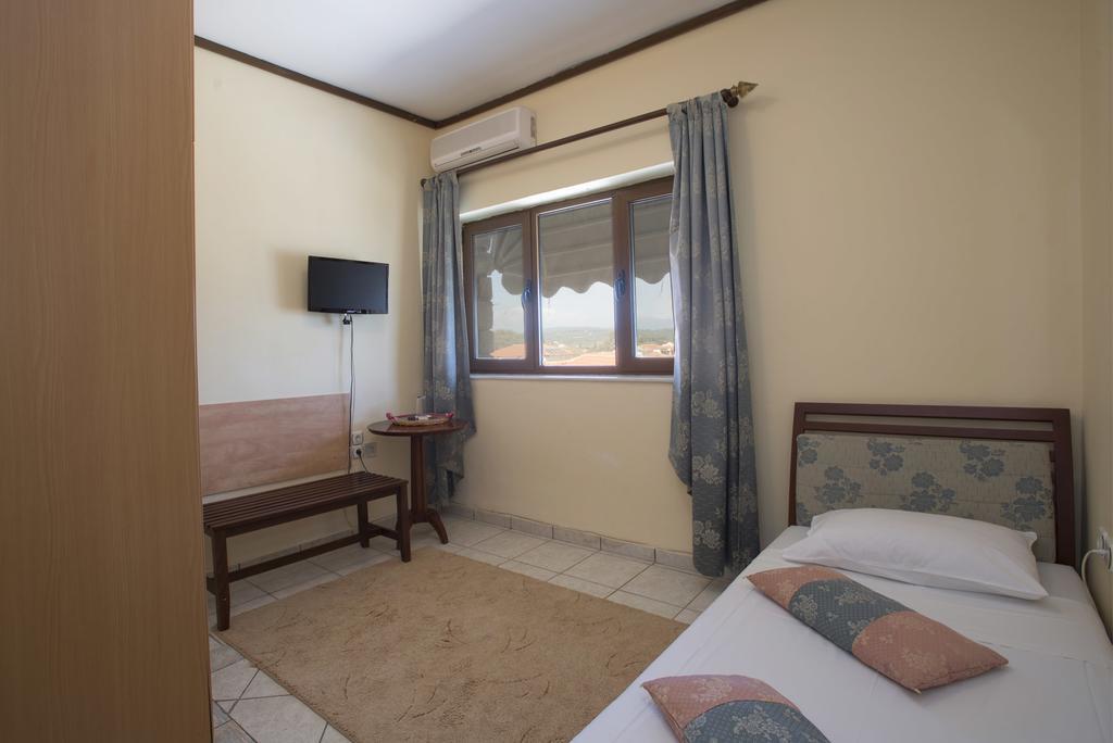 Methoni Beach Hotel Room photo